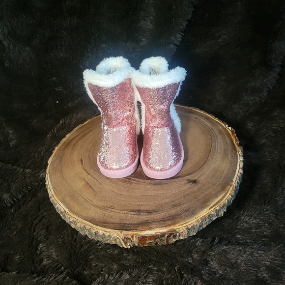 Olivia Miller Other - Olivia Miller Audrey Girls' Glitter Slipper Boots Size 6